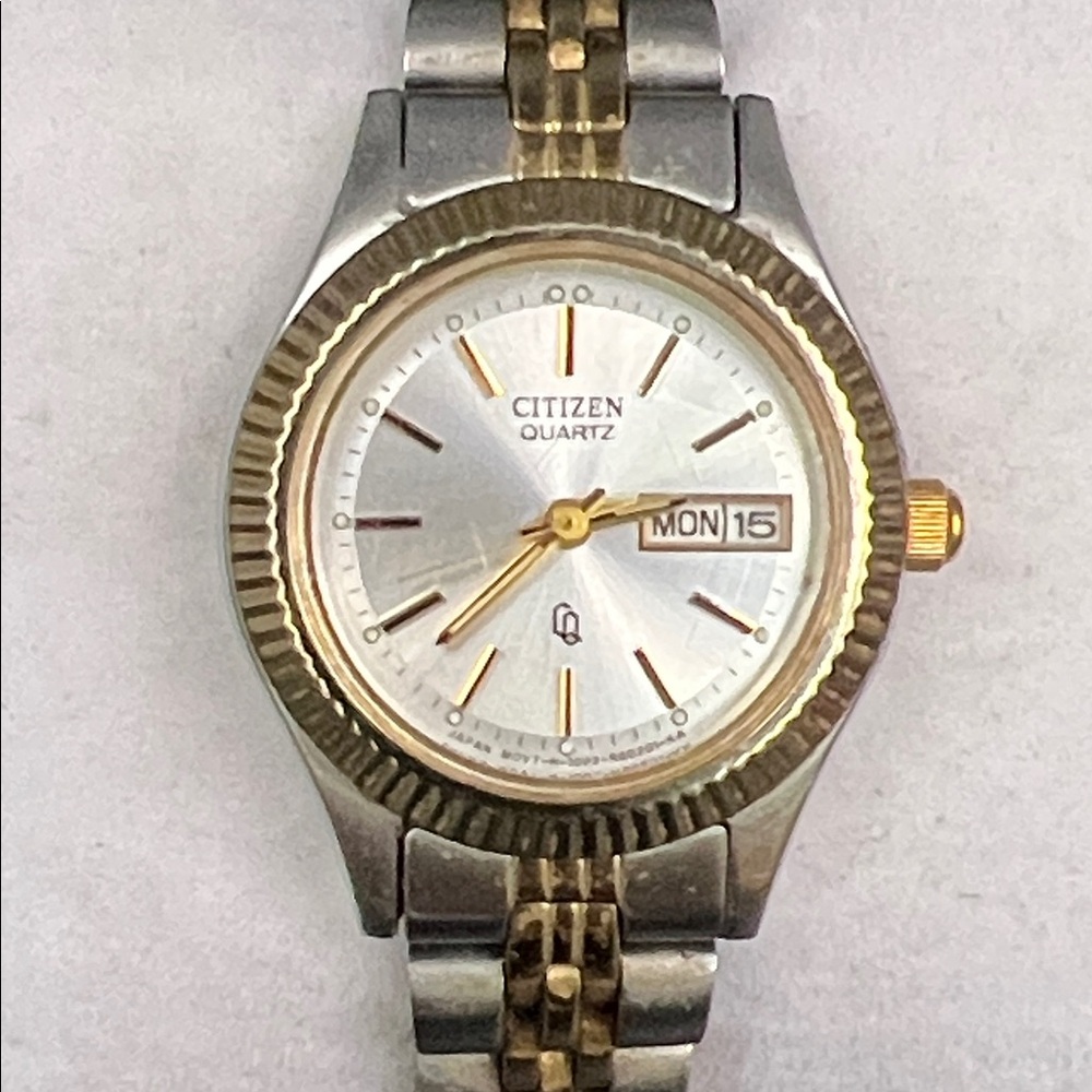 Citizen Quartz Ladies Analog 5.75” Watch 1002-R15119-RC Two Tone 25mm Day Date